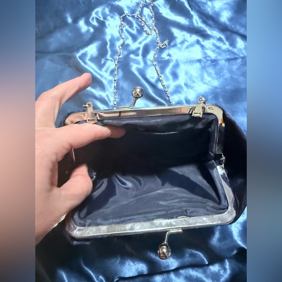 Elegant dark blue Satin Clutch with silver hard wear - Picture 3 of 3